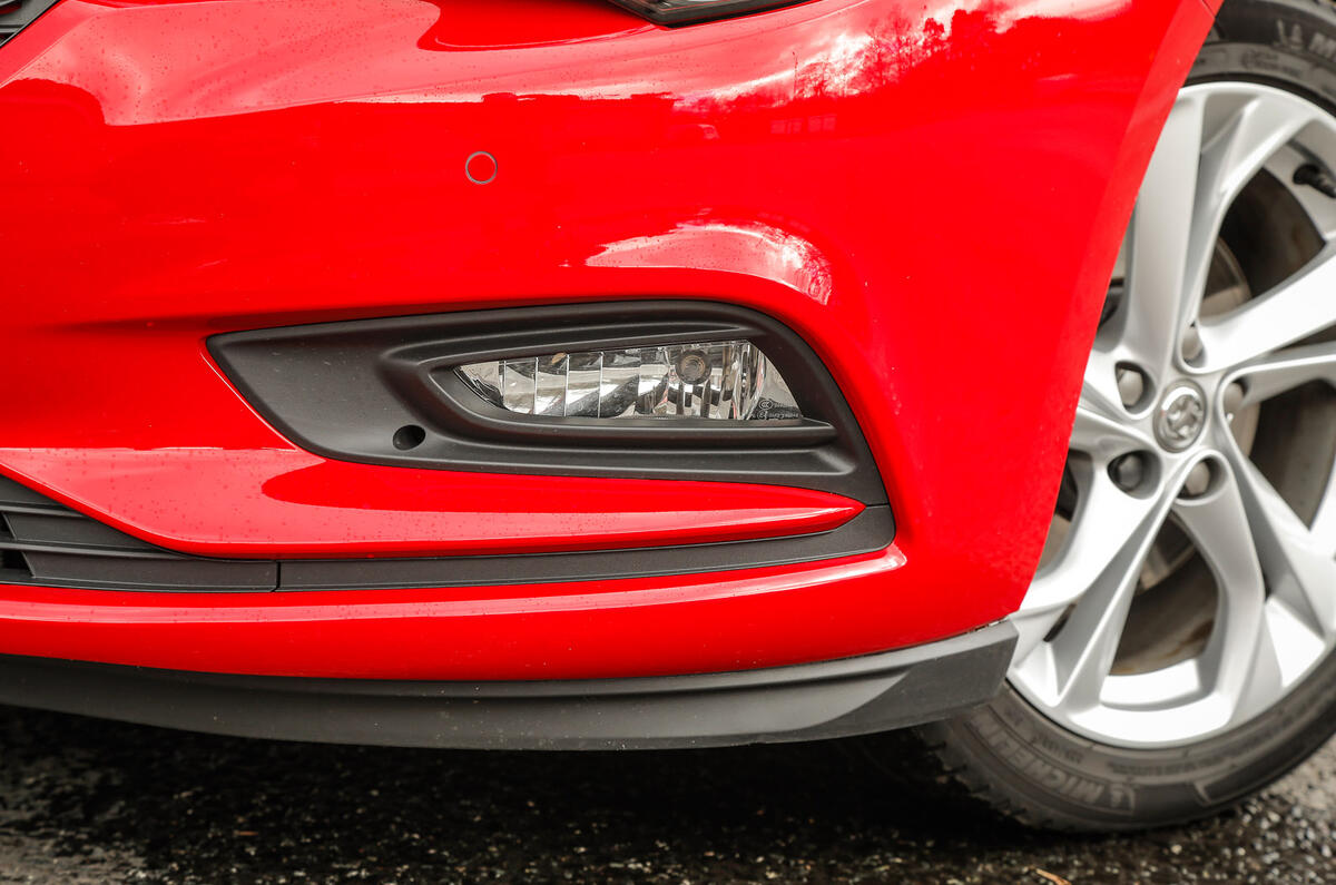 Vauxhall Astra Sports Tourer foglights