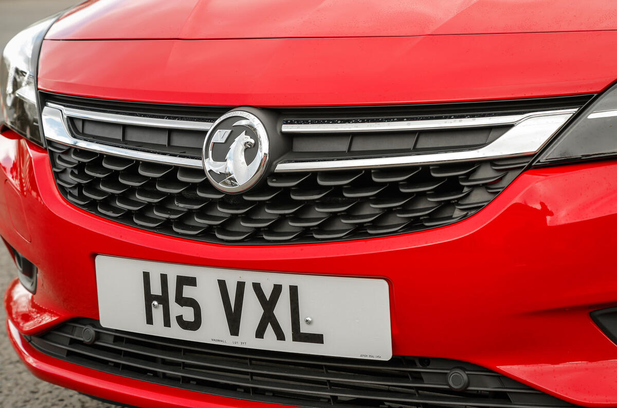 Vauxhall Astra front grille