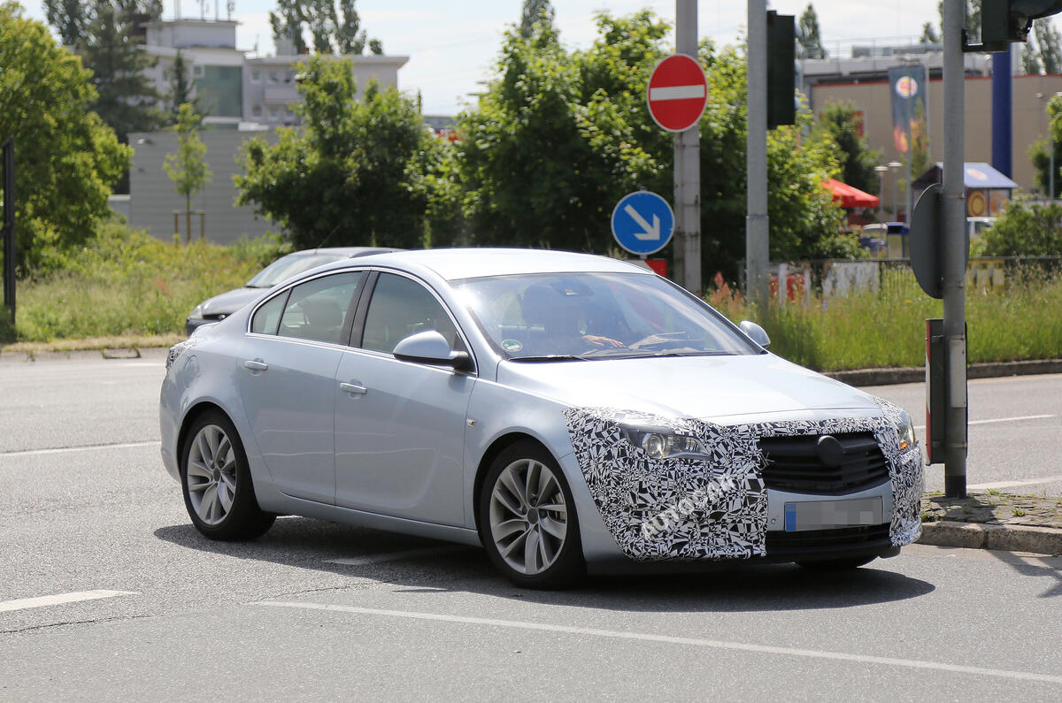 Vauxhall Insignia facelift: latest spy pics