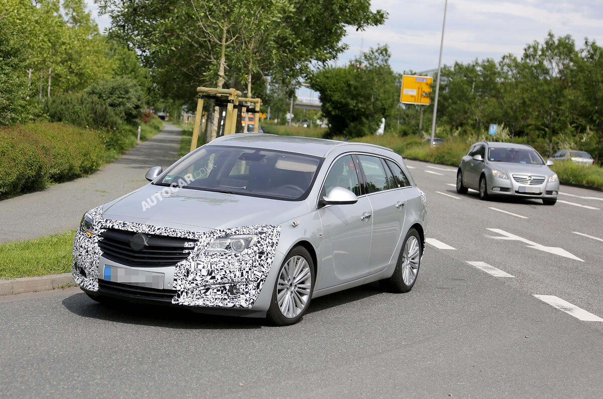 Vauxhall Insignia facelift: latest spy pics