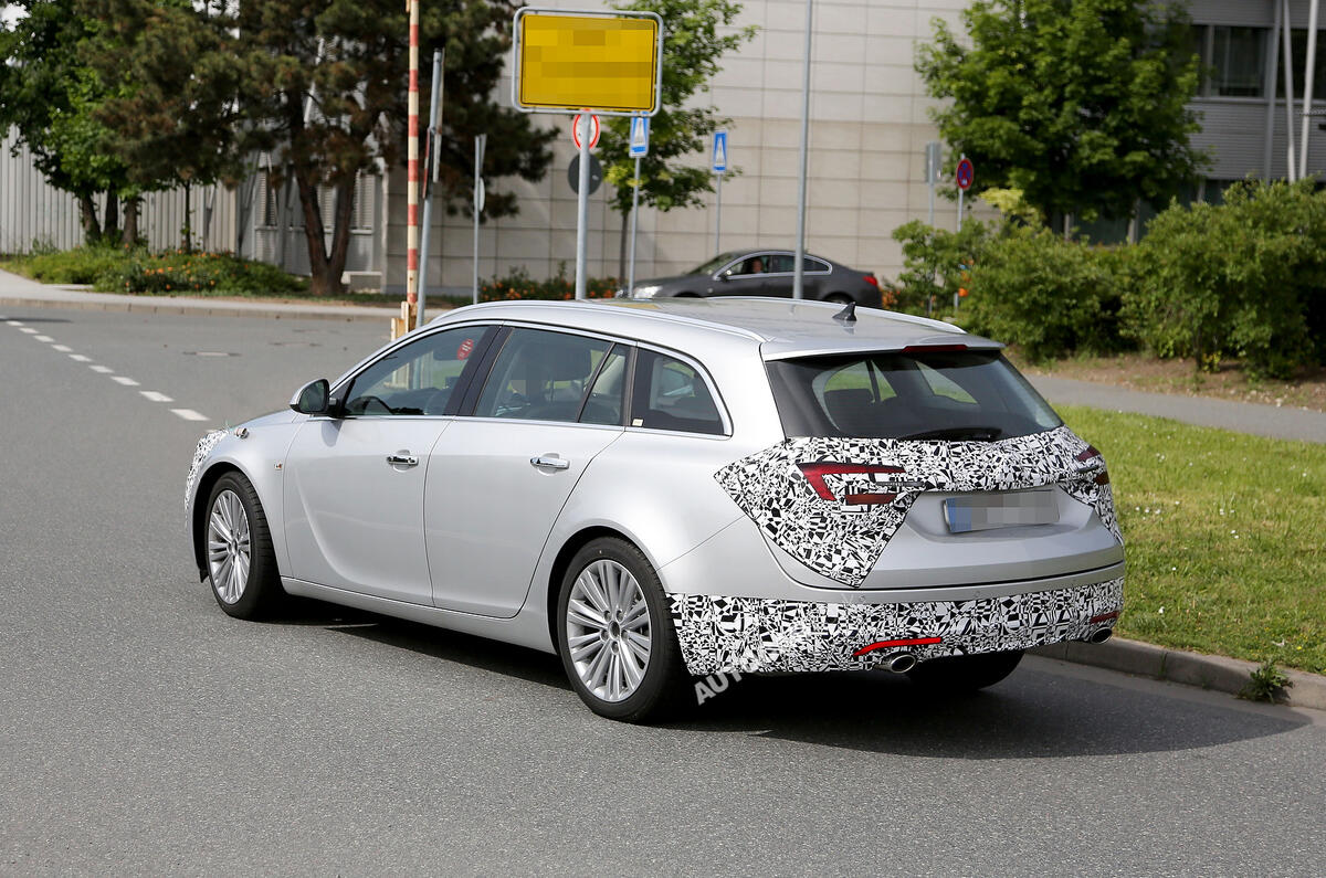 Vauxhall Insignia facelift: latest spy pics