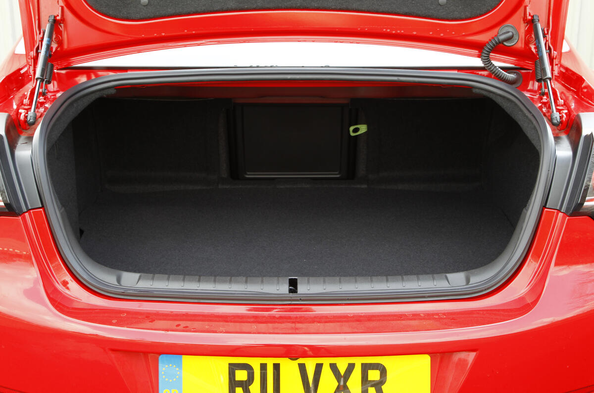 Vauxhall VXR8 GTS boot space