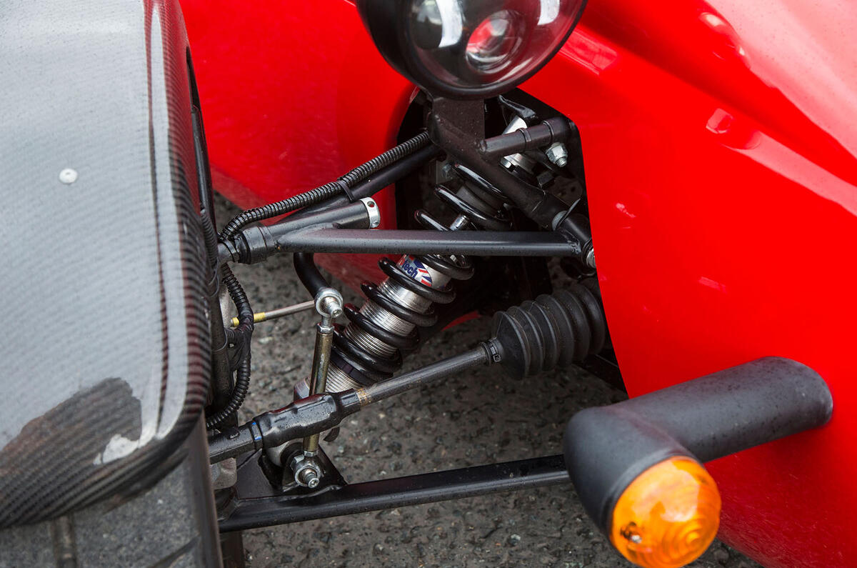 Westfield Sport 250 exposed suspension