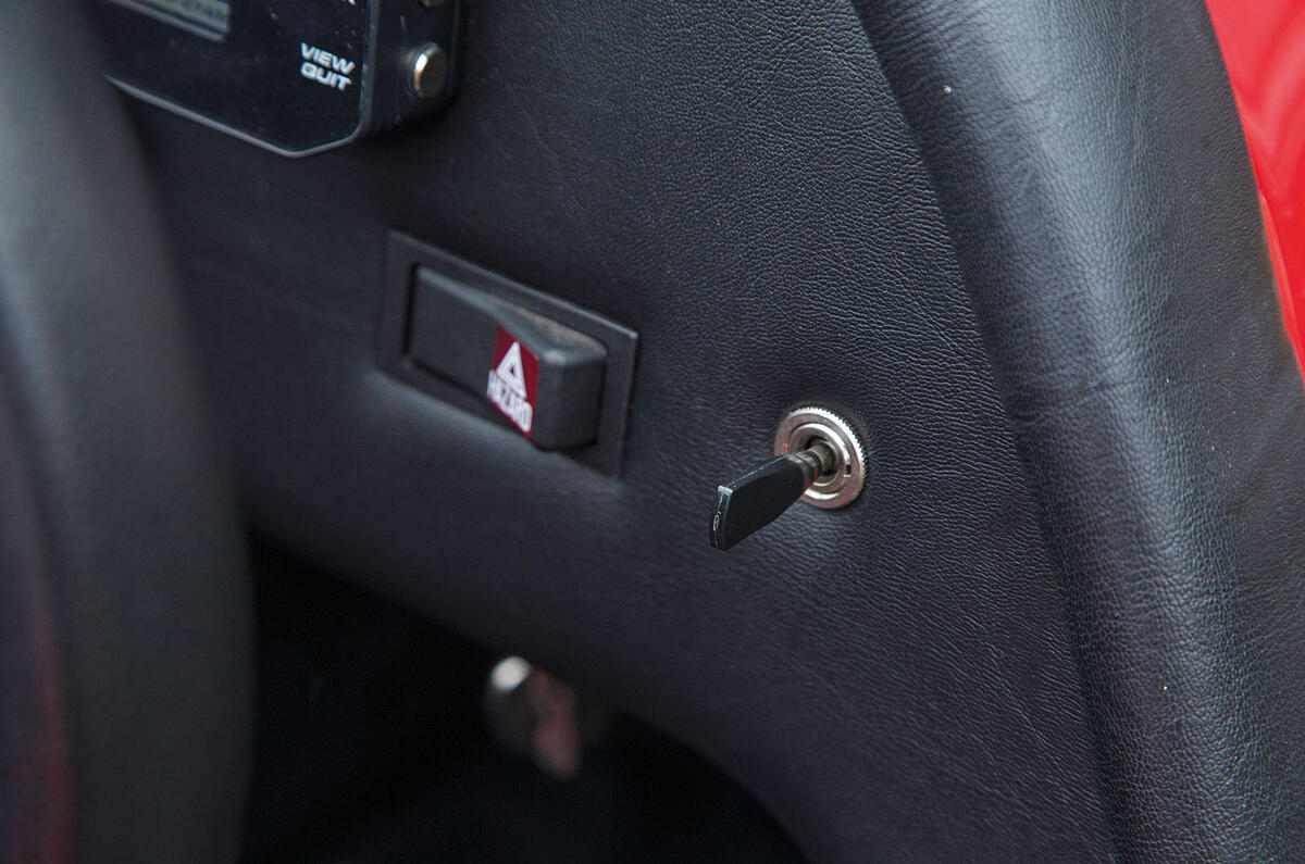 Westfield Sport 250 switchgear