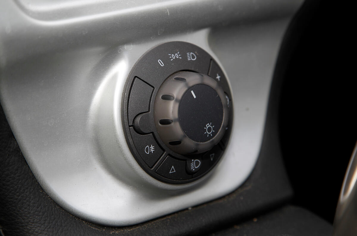 Westfield Sport Turbo headlight controls