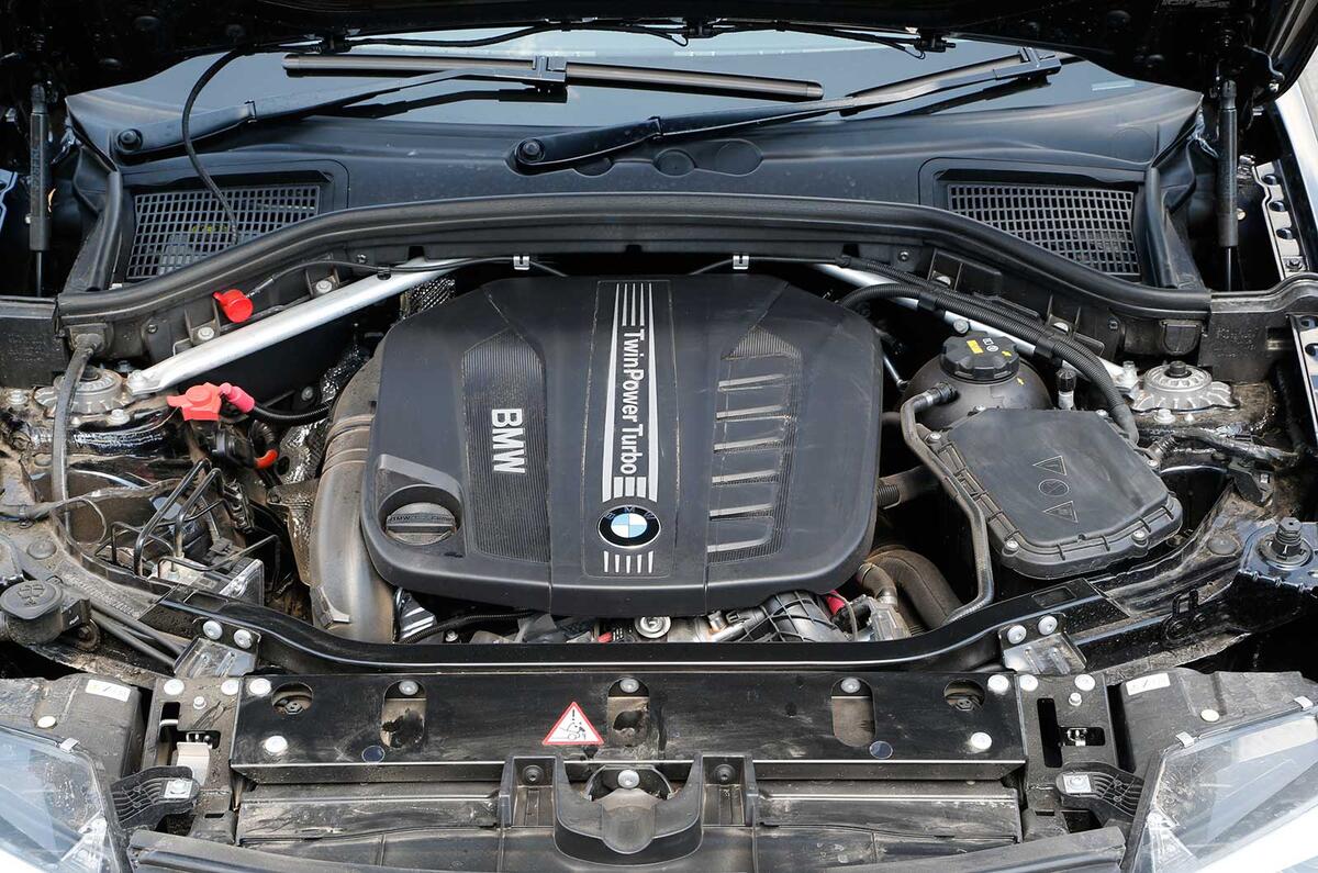 Comparison: BMW X4 versus Porsche Macan