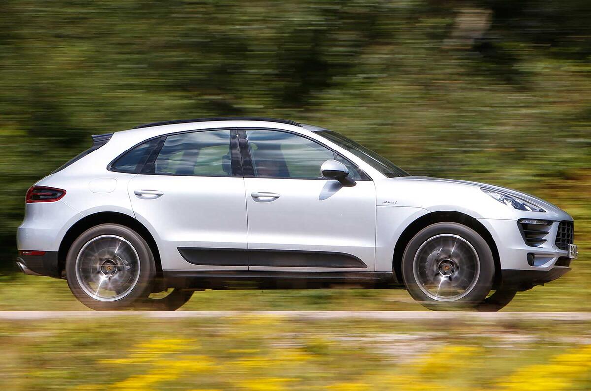 Comparison: BMW X4 versus Porsche Macan