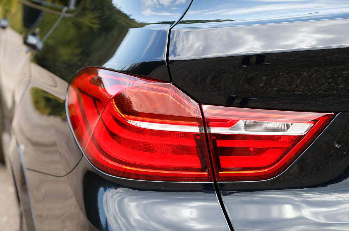 Comparison: BMW X4 versus Porsche Macan