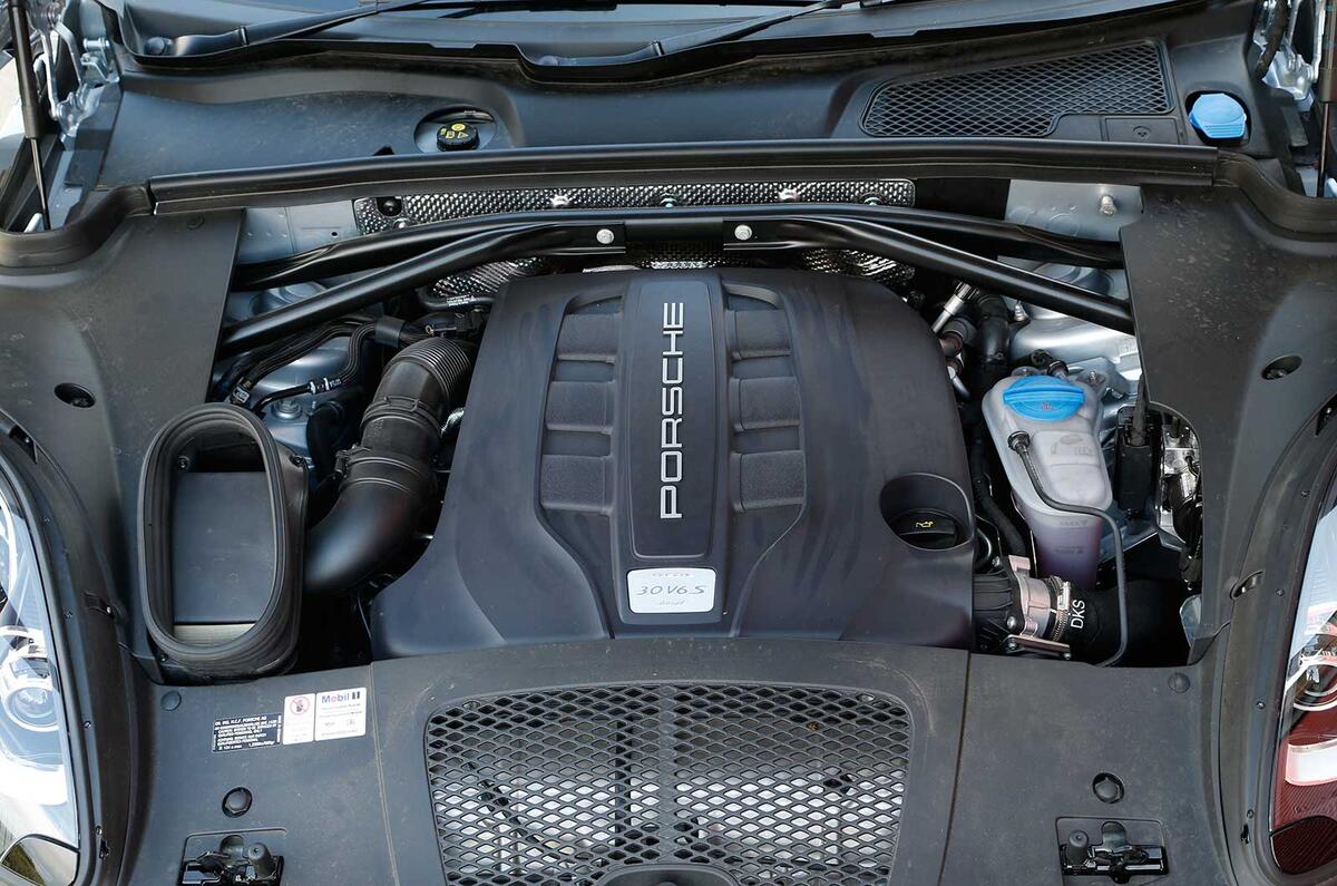 Comparison: BMW X4 versus Porsche Macan