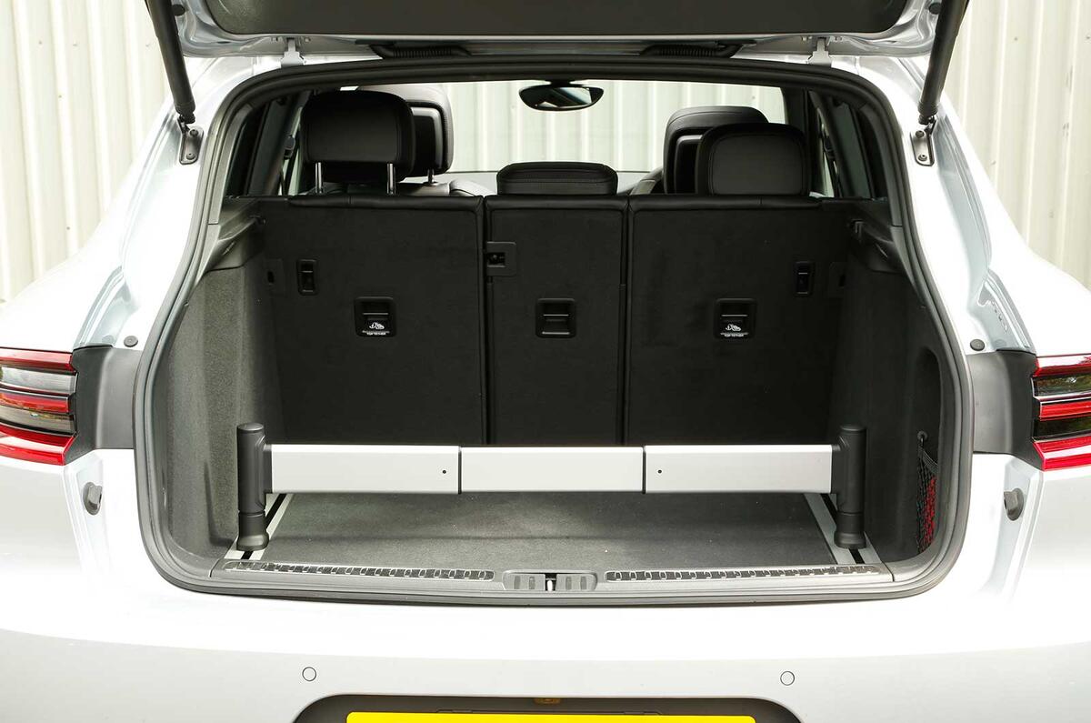 Comparison: BMW X4 versus Porsche Macan