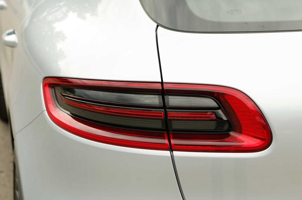 Comparison: BMW X4 versus Porsche Macan