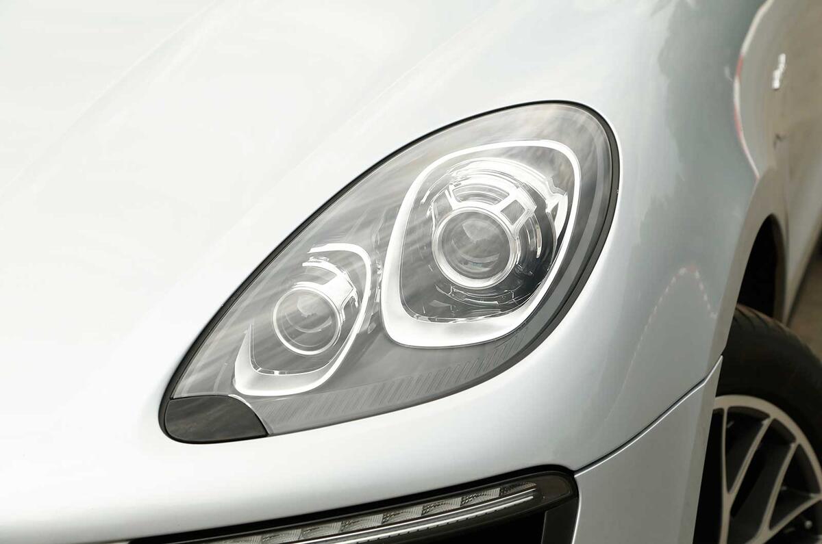 Comparison: BMW X4 versus Porsche Macan