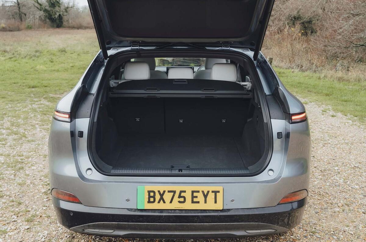 Xpeng G6 Performance FD 2025   ME 13