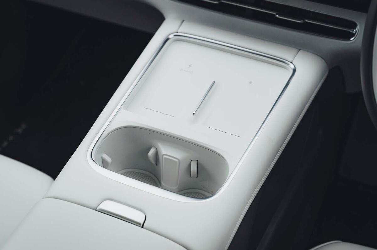 Xpeng G6 Performance FD 2025   ME 6