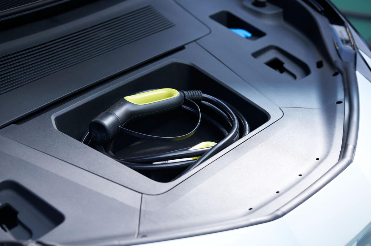 zeekr review 2023 03 cables zeekr review 2023 03 cables