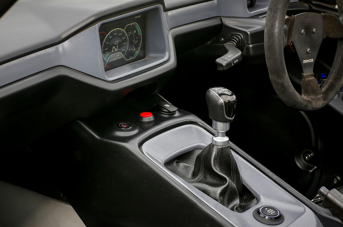 Zenos E10 S manual gearbox