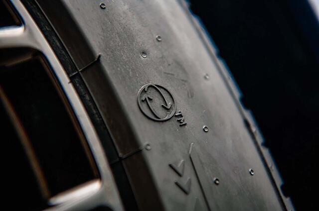 800 pirelli logo bio basedamprecycledmaterials