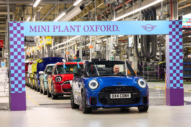 P90578277 highRes mini cooper converti