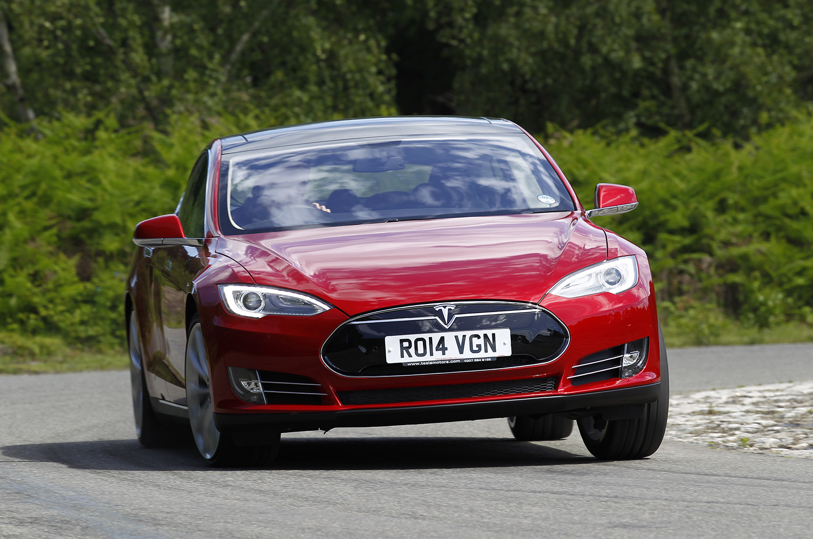 First RHD Tesla Model S review, plus Tesla's plans for a UK R&D center ...