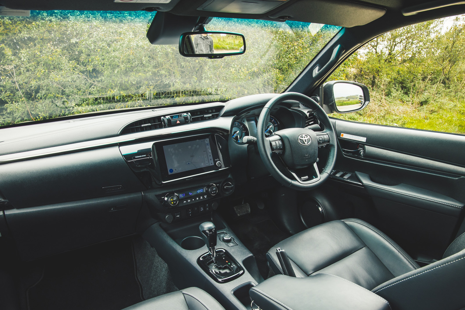 toyota hilux invincible 2025 jh 19