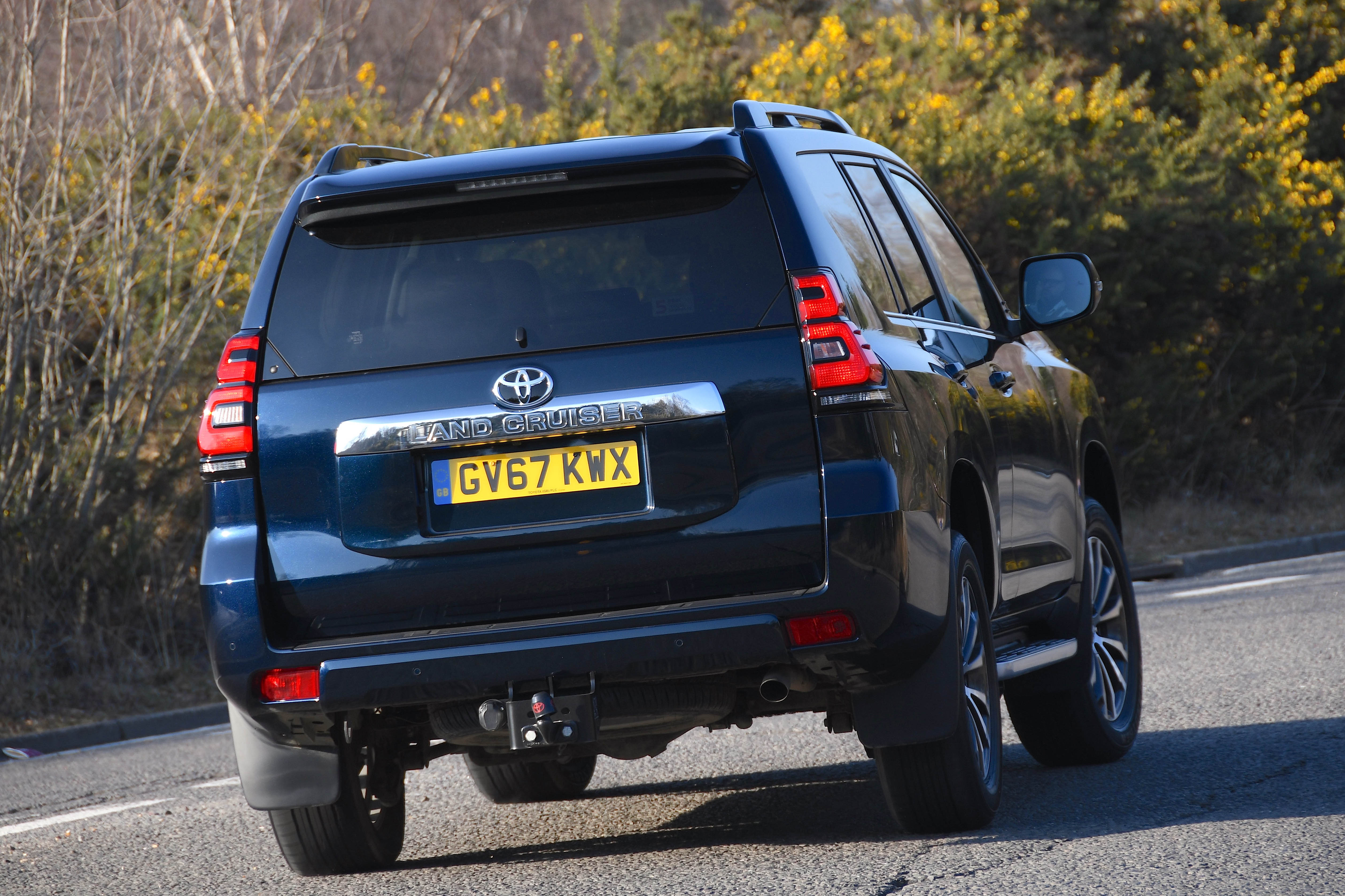 Toyota Land Cruiser 2018 review on the road rear