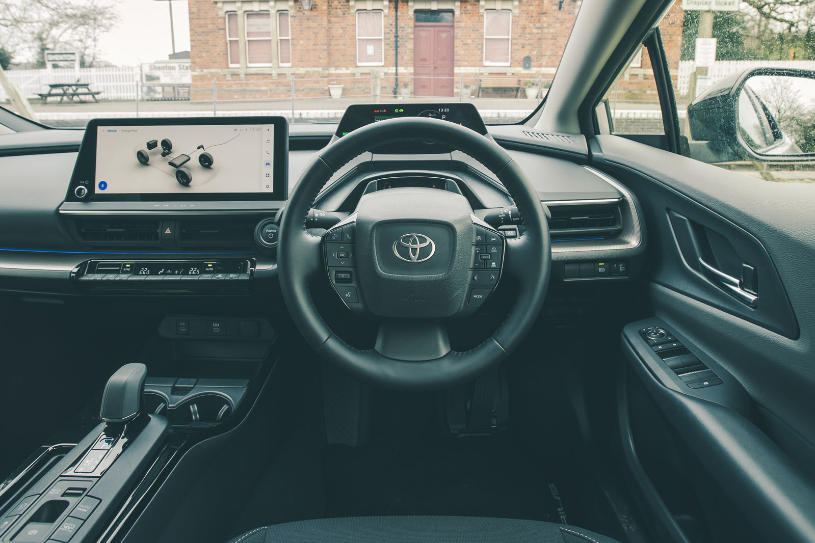 Toyota Prius RT 2025 Review dash 19