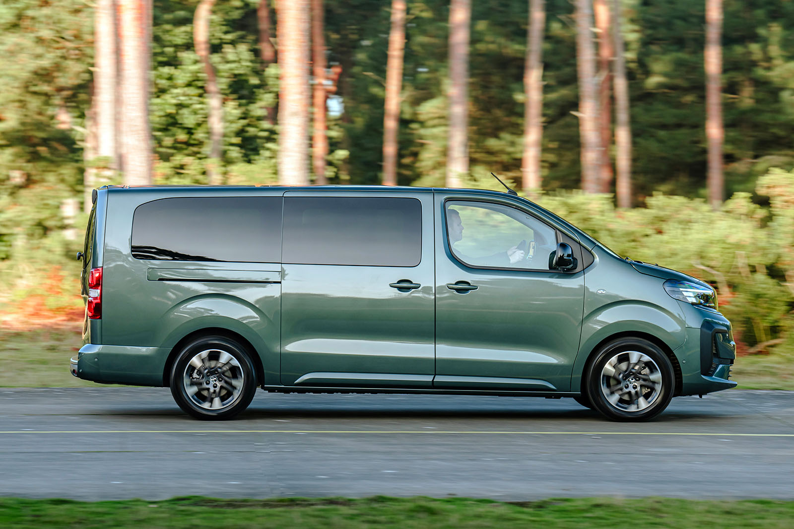 Vauxhall Vivaro Life review 2026 002