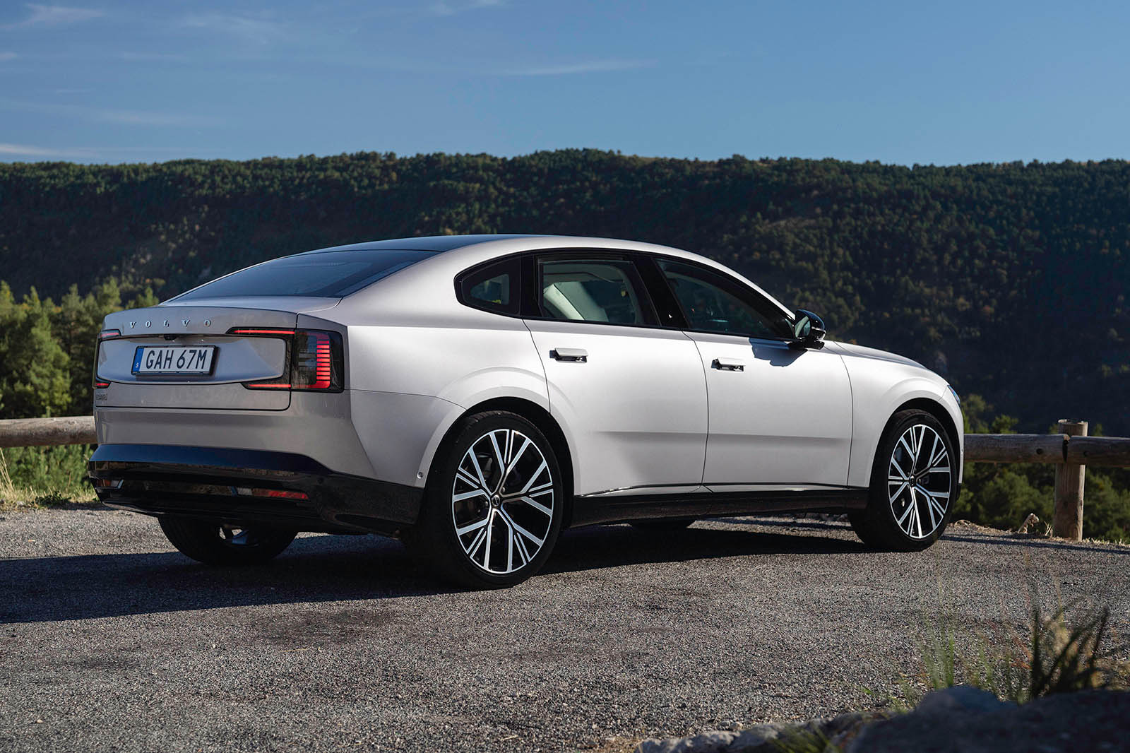 Volvo ES90 review 23