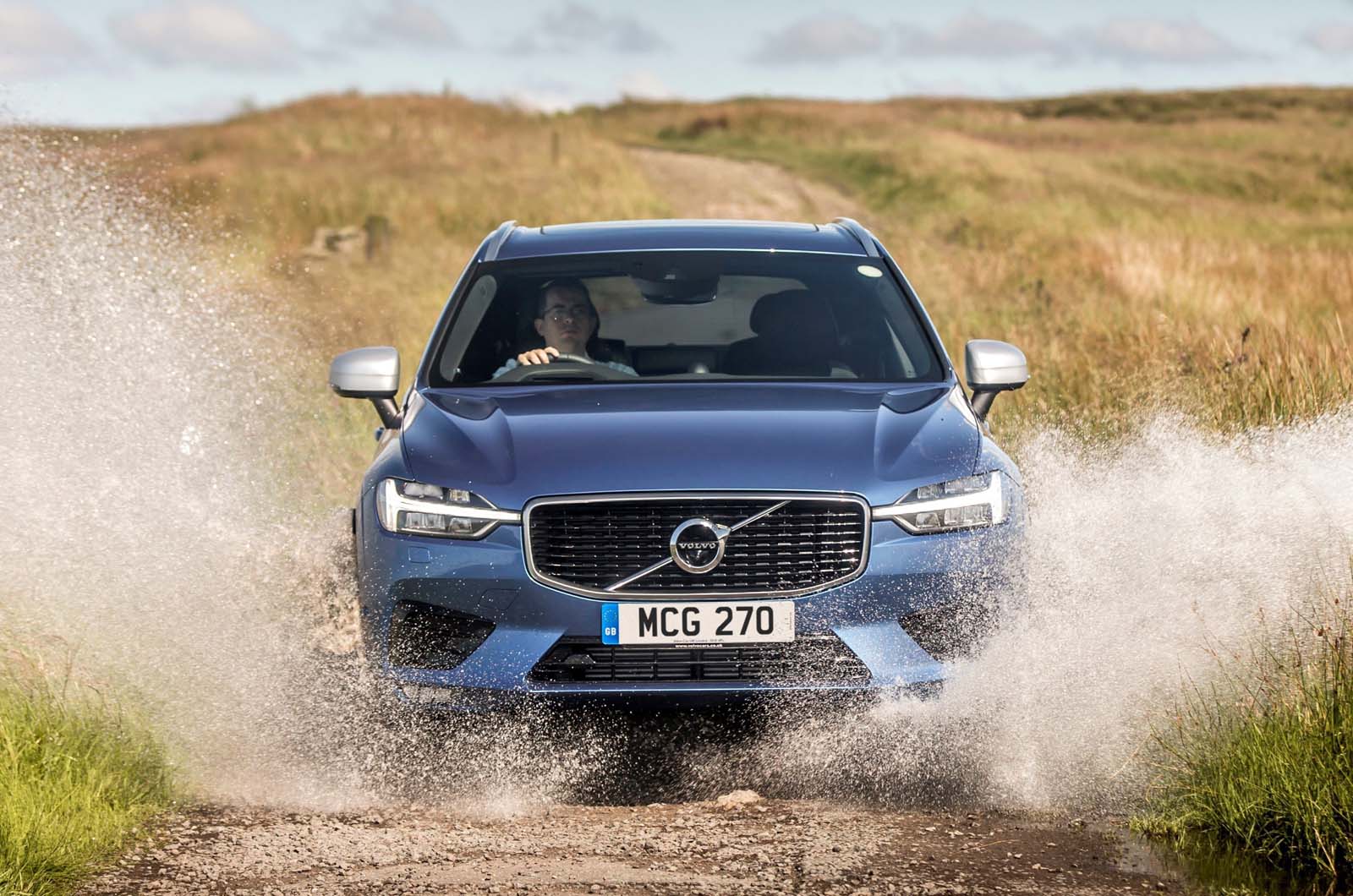 Volvo XC60 water splash