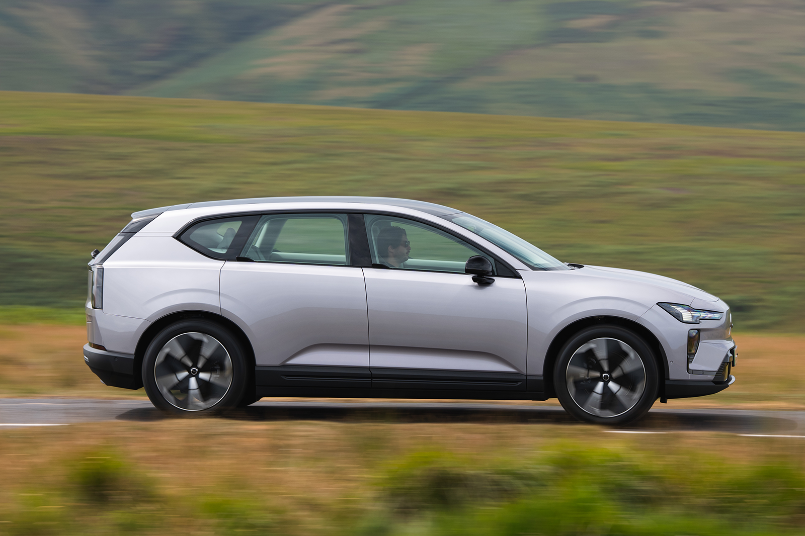 Volvo EX60 : aperçu latéral Volvo EX60 : aperçu latéral