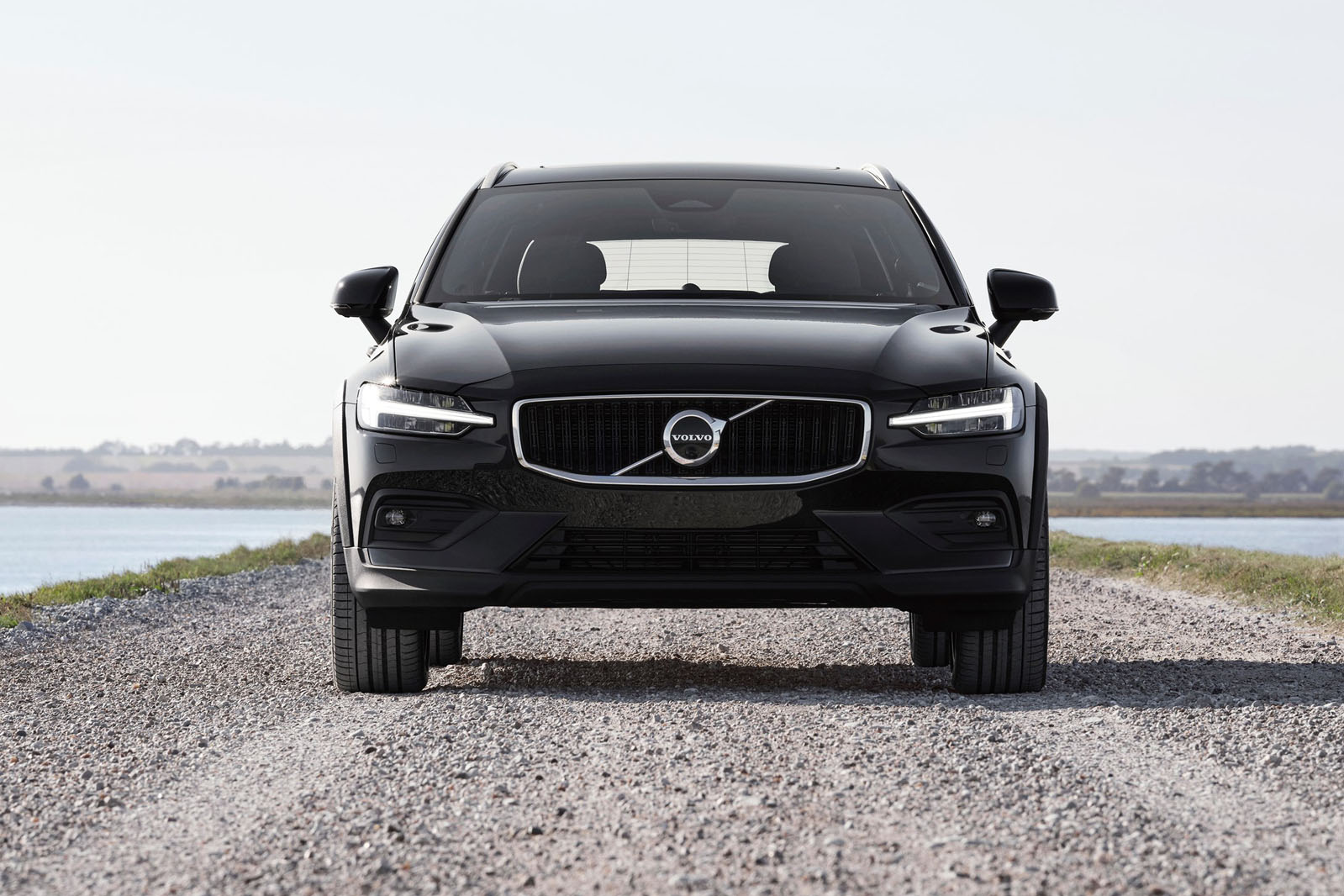 Volvo V60 Cross country front