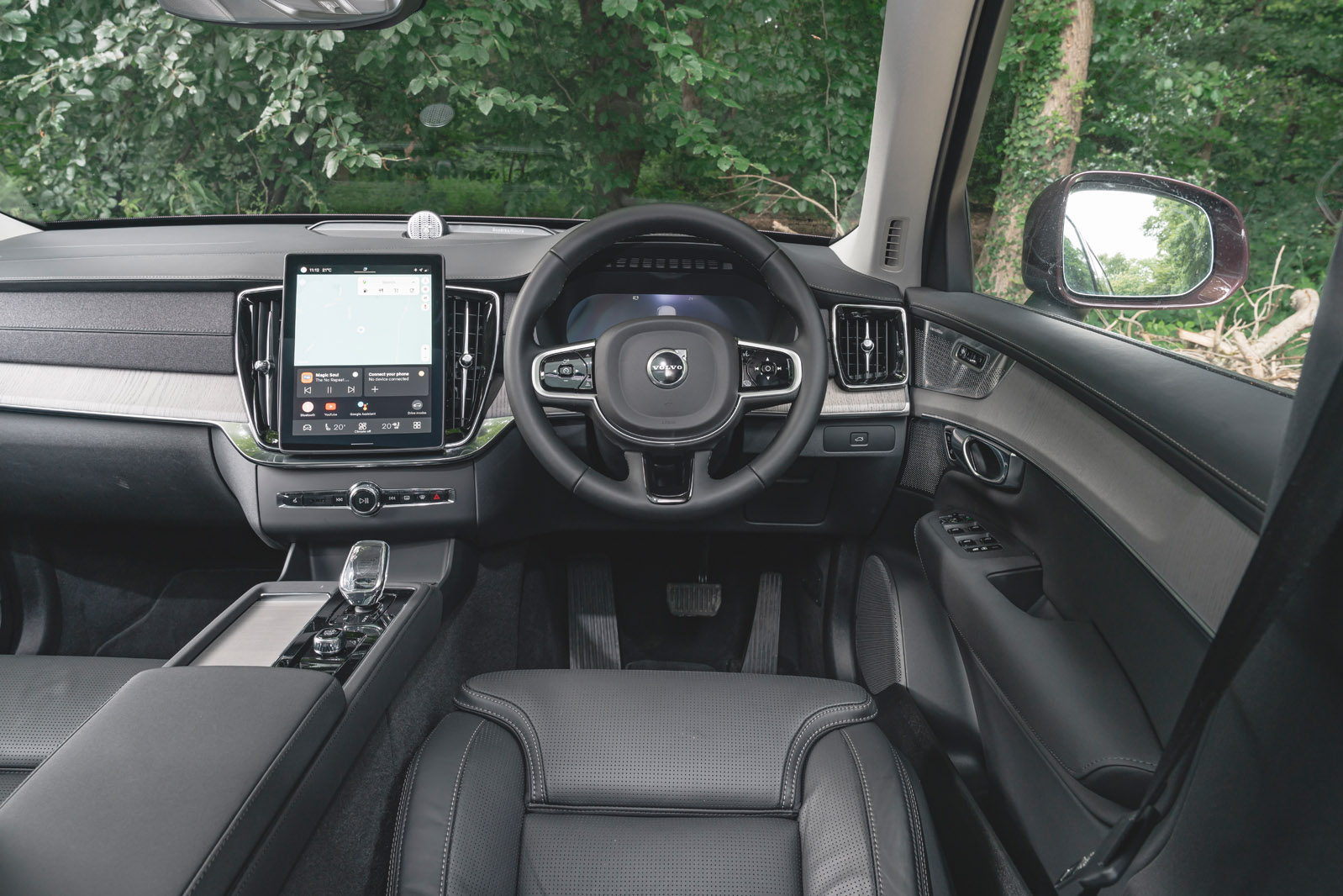 VolvoXC90 review 2025 009 dash