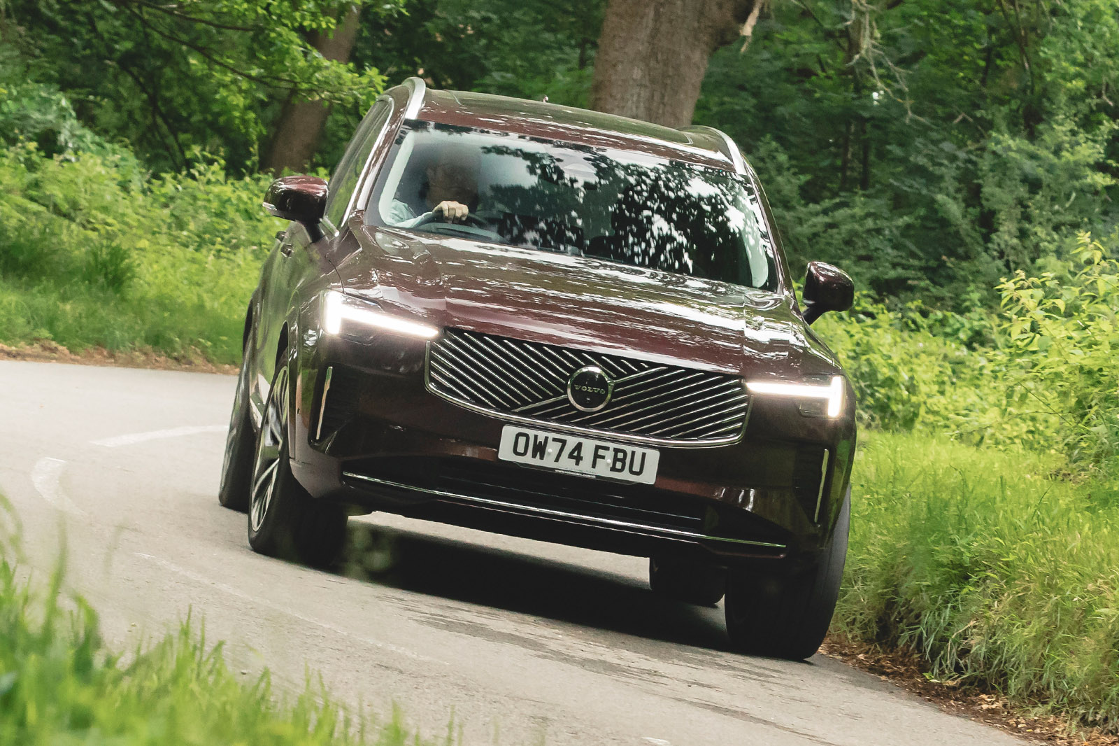 VolvoXC90 review 2025 021 front cornering