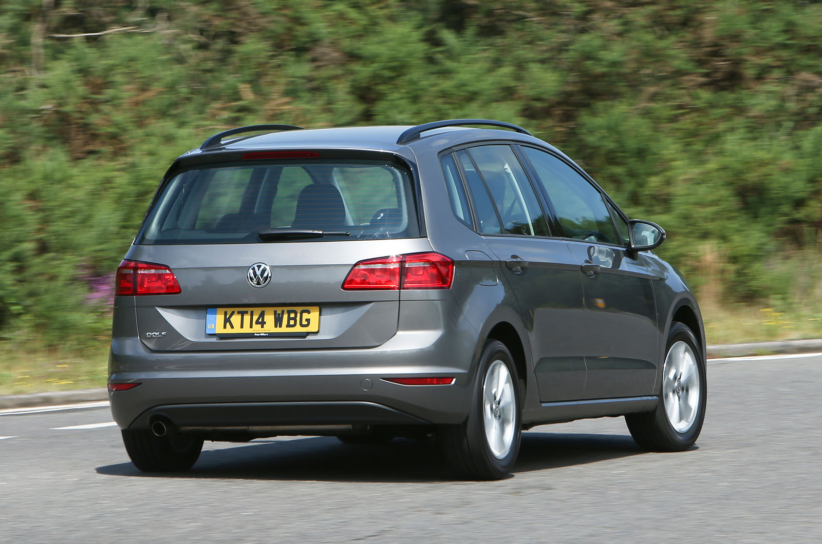 Volkswagen Golf SV rear