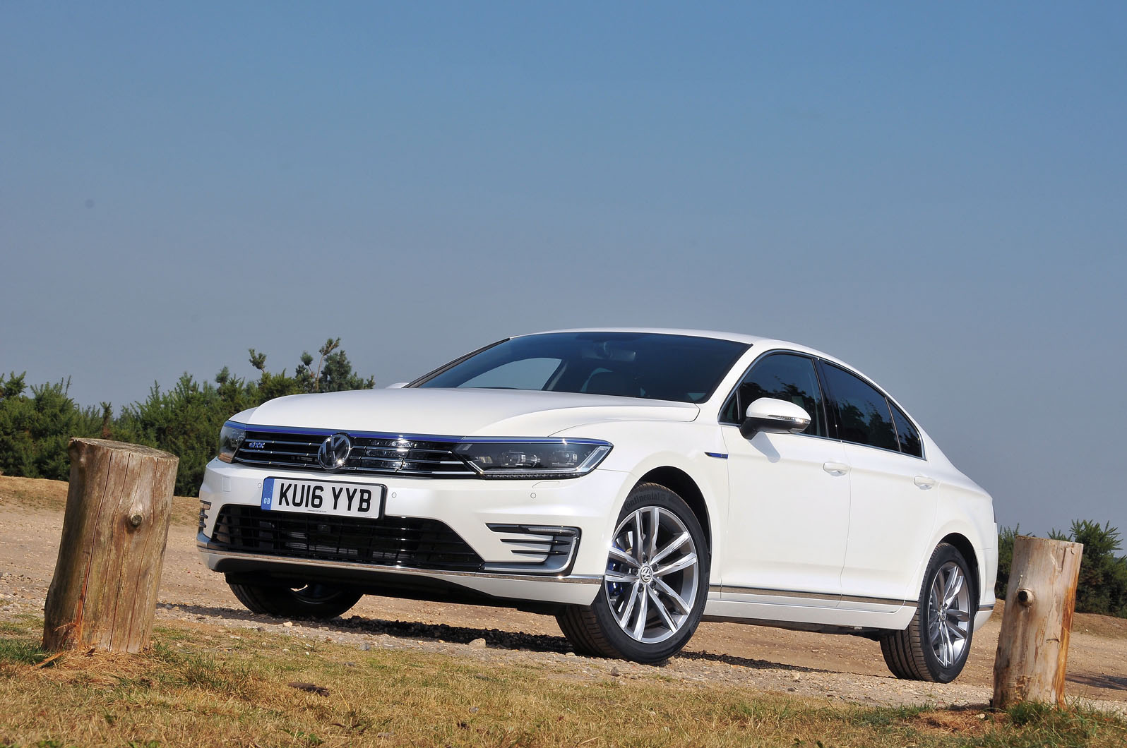 4 star Volkswagen Passat GTE